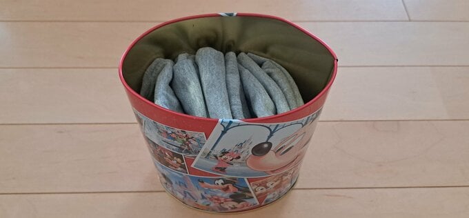 お気に入りの缶に入れて