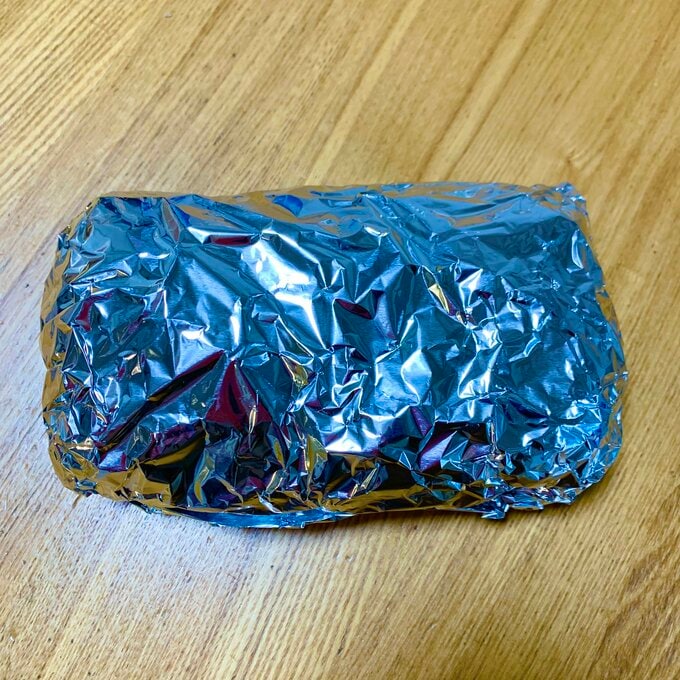 アルミホイルに包む