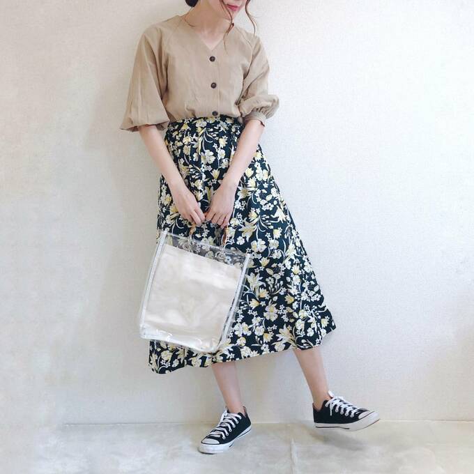 花柄スカートとも相性ばっちり