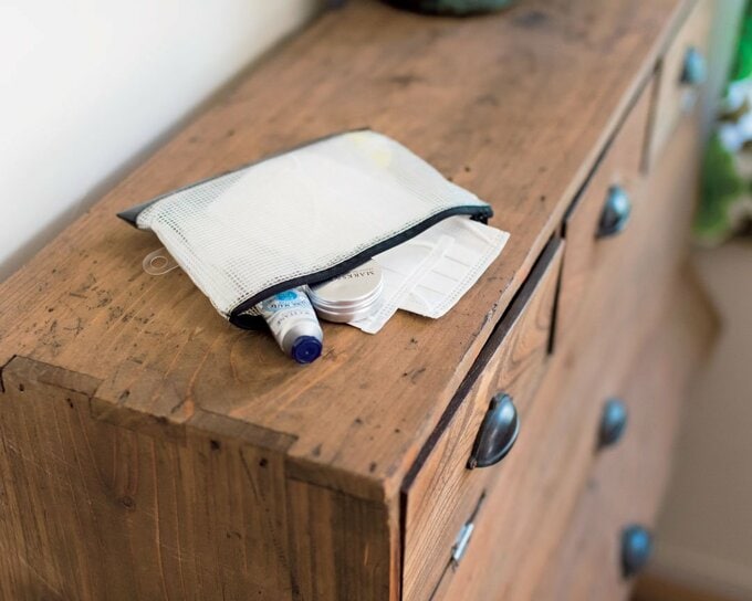 携帯用のハンドクリームやマスク