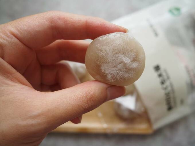 手に持った栗のひとくち大福