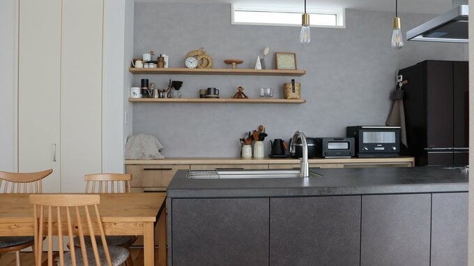 リビングから見たダイニングキッチン