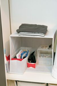 ボックスを横向きに倒して中も上も活用