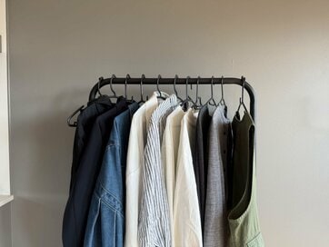 40代、「年20着」で過ごす人の「すっきりクローゼット」をつくる4つの方法。春こそ服を手放すチャンス