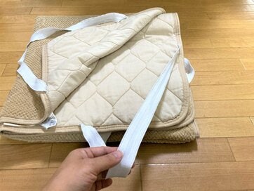 「布団の敷パッド」ゴムが伸びる問題。100円アイテムでサクッと解決【2023年家事コツ部門1位】
