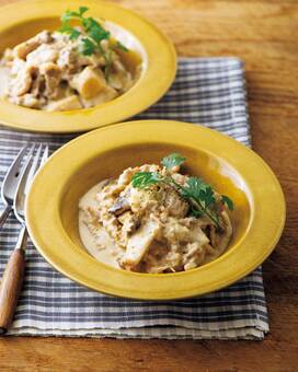 濃厚なソースがたまらない「牛肉の豆乳みそチーズ煮」
