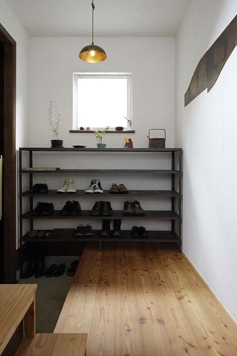 アイアン×古材の靴収納