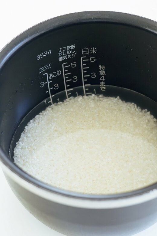 お米を浸水させる