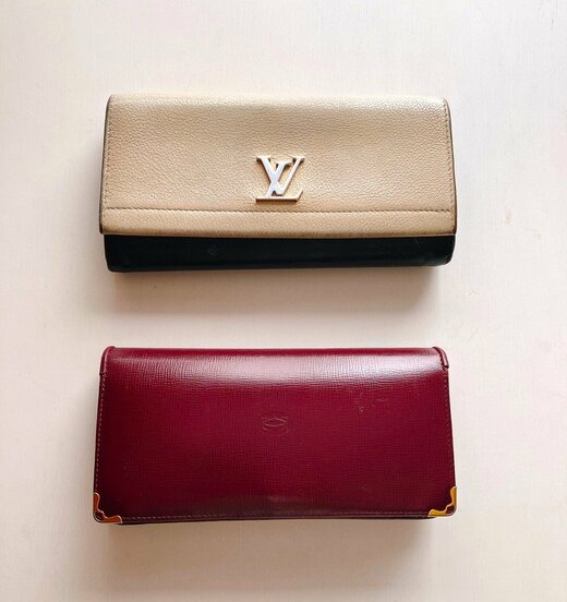 写真上部：今まで使っていた財布／写真下部：修理に出してきれいになった財布