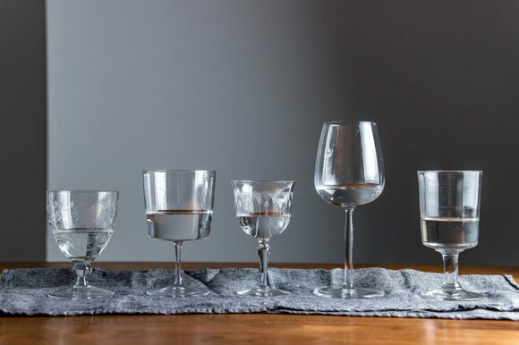 毎日の食卓で気軽に使えるワイングラスとは