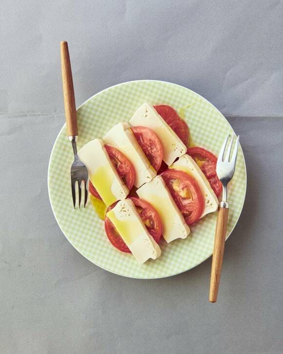 豆腐とトマトのカプレーゼ