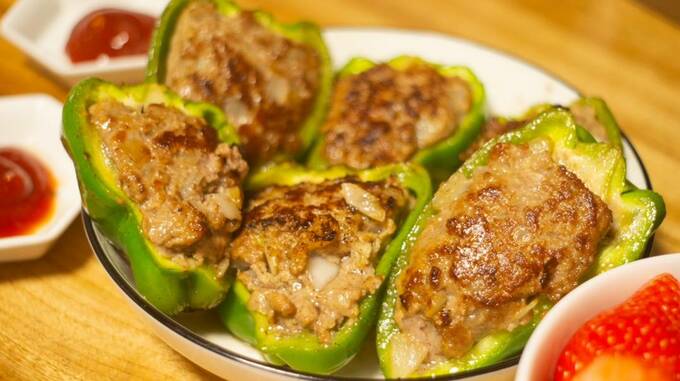 ピーマンの肉詰め