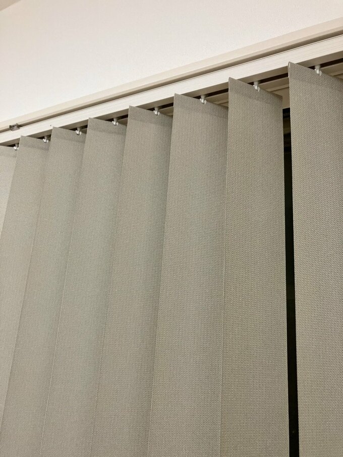 1階のバーチカルブラインド