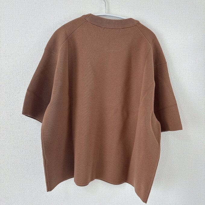 ハリのある素材できれいなシルエット