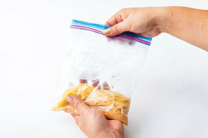 ジッパーをもむ