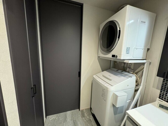 意外に高さのあるガス乾燥機台