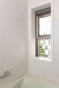 換気扇は24時間つけっぱなし、日中は窓をあけておく