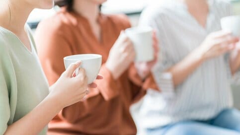 家族、ママ友、職場…人間関係の怖い話。314人に聞いた「恐怖を感じた瞬間」