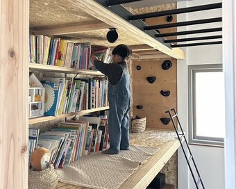 和室をLDKにした広々リフォーム。押入れを子どもの遊び場に、長い時間をともに楽しむ