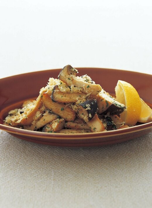 エリンギのガーリックパン粉炒め