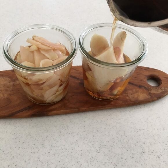 スライスのものとかたまりのままのもの、2種類をつくります。