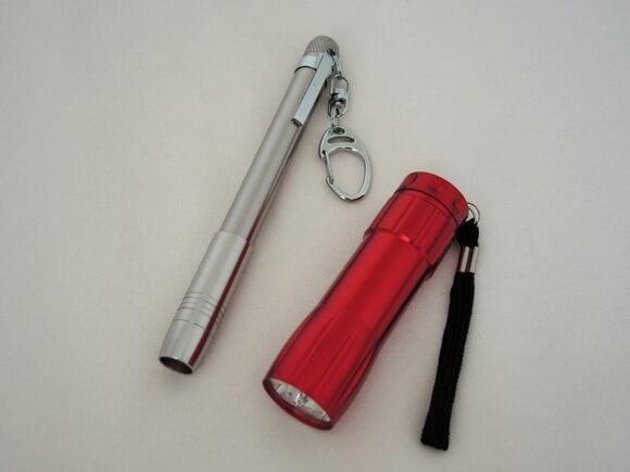 ペンライトやミニ懐中電灯