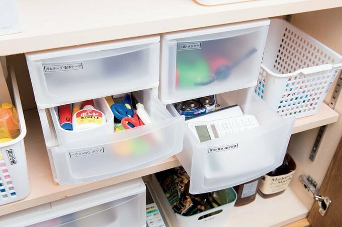 文具や工具は引き出しケースでざっくり分類