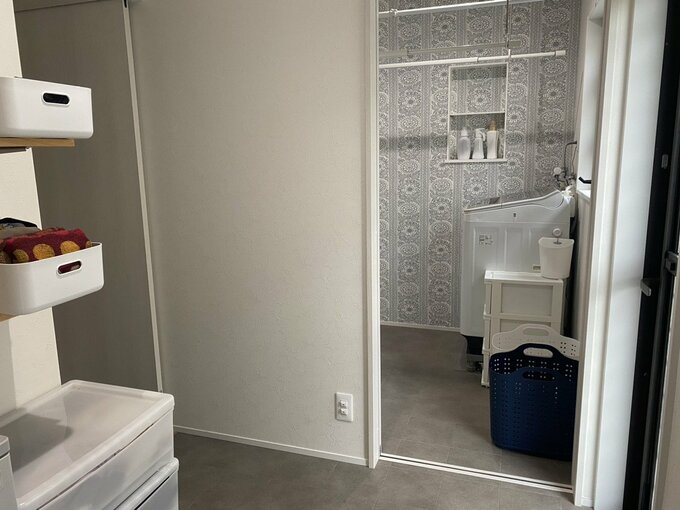 脱衣所からそのまま汚れものをカゴに入れられる動線