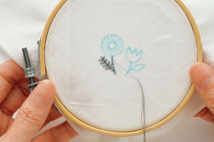 葉っぱが完成した刺しゅう