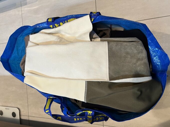 袋に入ったアウター