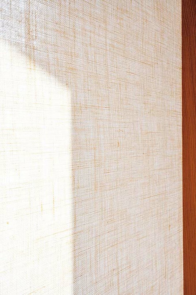 オリジナルのやわらかな「リネン戸」