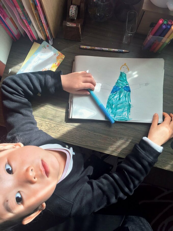 カメラを意識させない