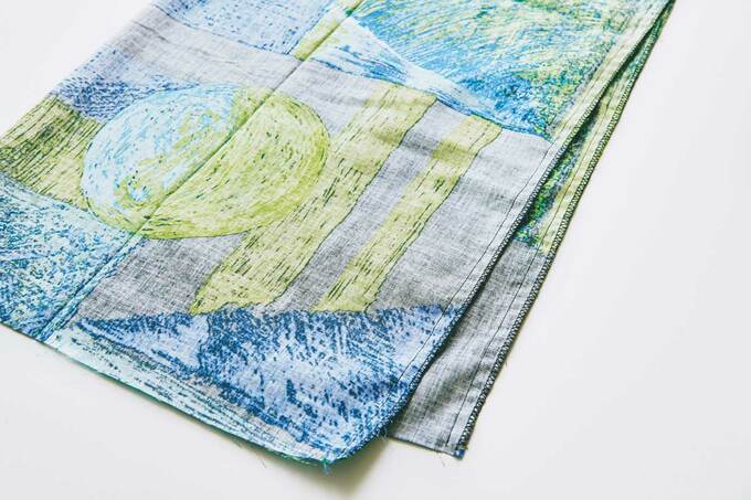 縫い代にかがりミシンをかけた状態