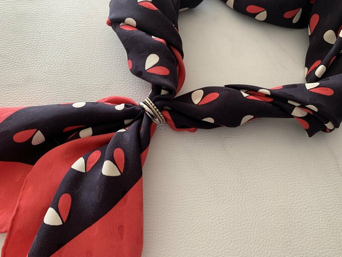 指輪をスカーフリングとして代用