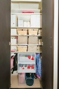 日用品と娘の着替え用クローゼット