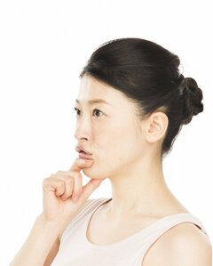 顔下半分が伸びると老ける 1日5分 筋肉を鍛え直して小顔美人に Esseonline エッセ オンライン