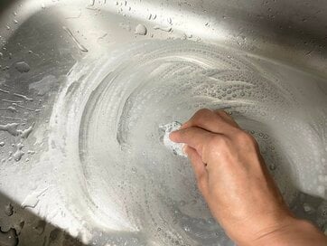 元家政婦が長年愛用する「100円掃除グッズ」4つ。コスパも汚れ落ちも最高