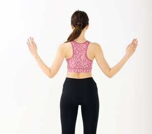 肩コリや頭痛に効果あり！簡単ストレッチ3選