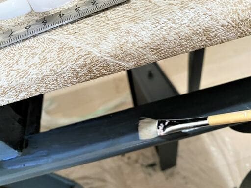 塗装した場所に、水性ウレタンニスを上塗りする