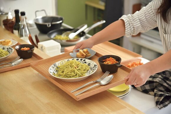 1人ひとつずつトレーがあれば配膳や片づけがラクラク