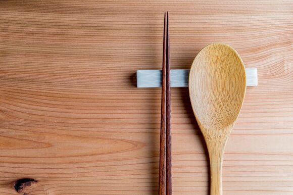 お箸とスプーンを一緒に食卓に並べたいときなどにも使い勝手がいい