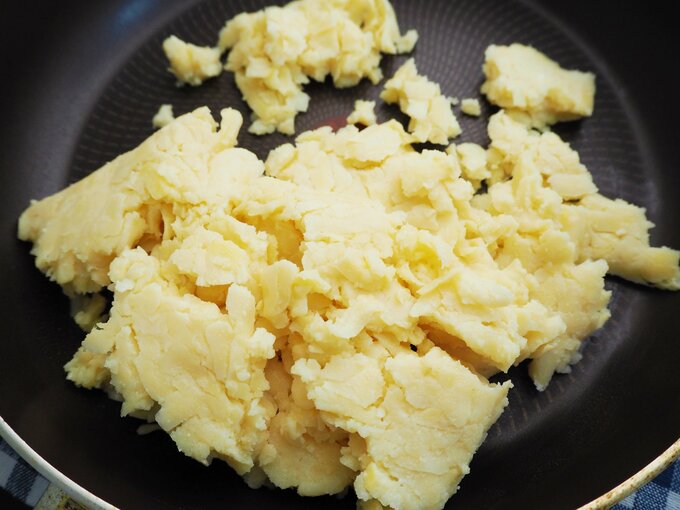 フライパンに広げる