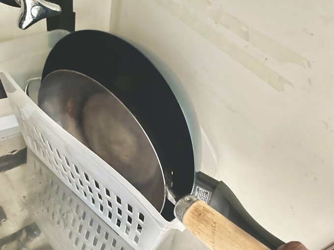 洗った後のフライパン