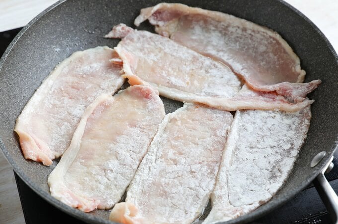 ロース肉を焼く