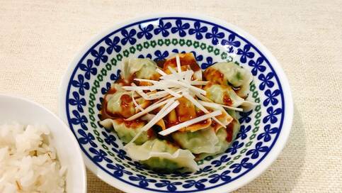 コストコの大容量水ギョーザ。ゆでるだけでも鍋に入れてもおいしい