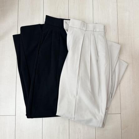 GU　タックワイドパンツ