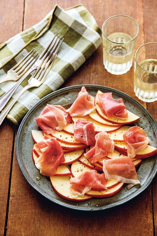 リンゴと生ハムのサラダ