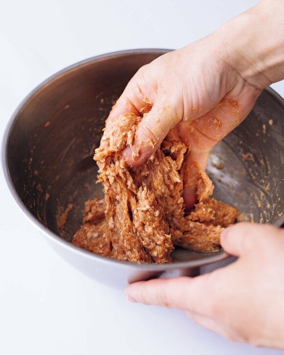 ひき肉を練る