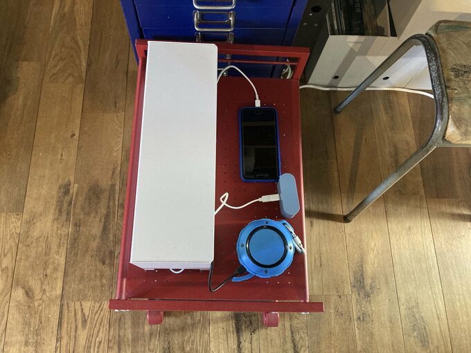 無印良品のスチールタップ収納箱内のフタを閉めた状態