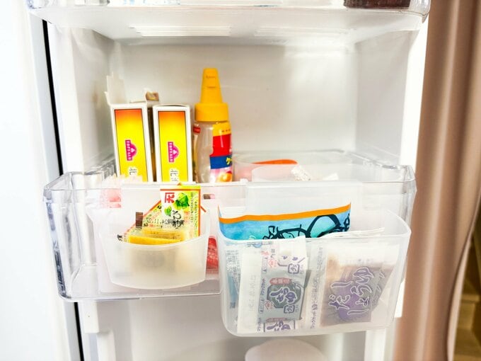 冷蔵庫に設置した収納ポケット